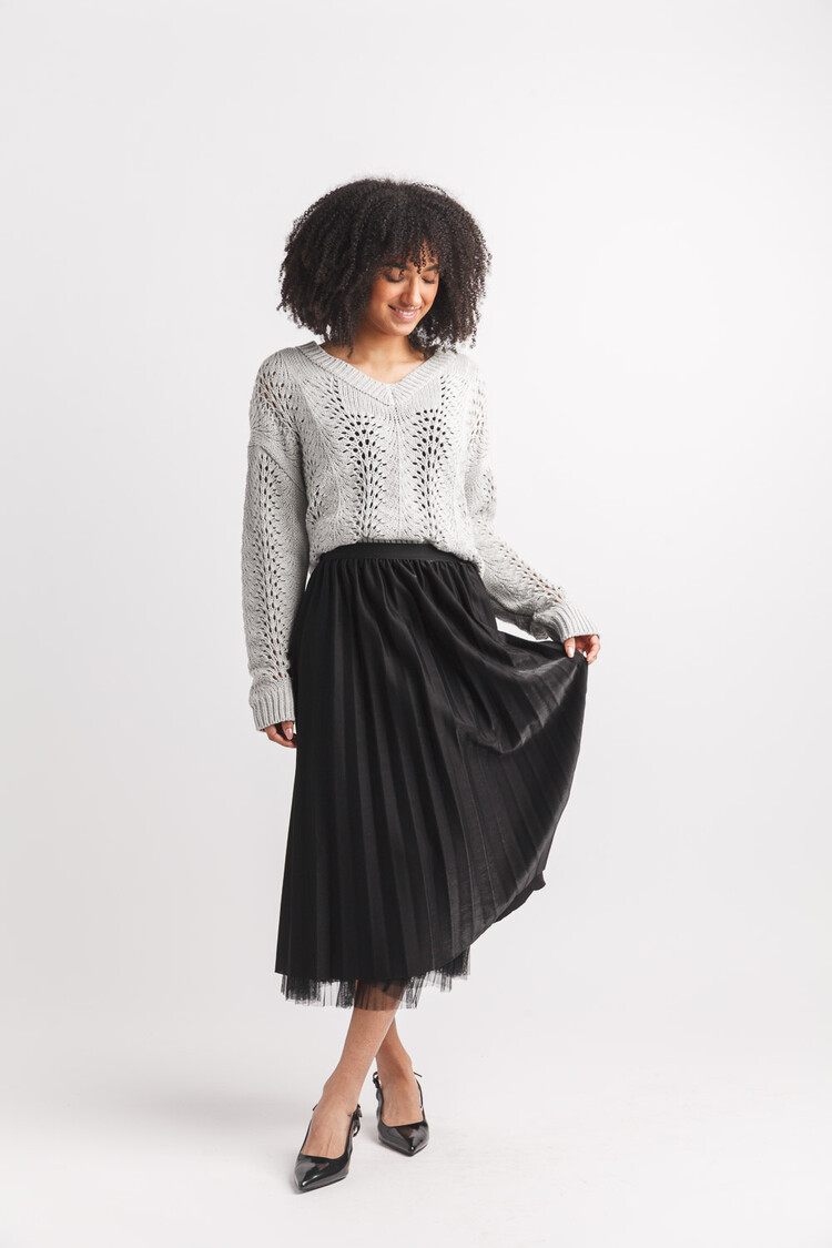 Papillon Papillon - Open Crochet V Neck