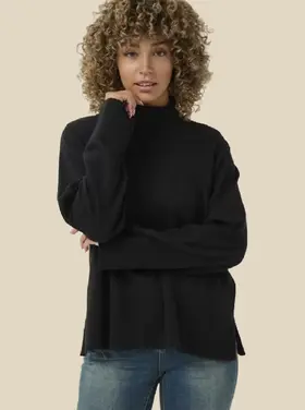 Cream Cream - ANVA Rollneck Pullover