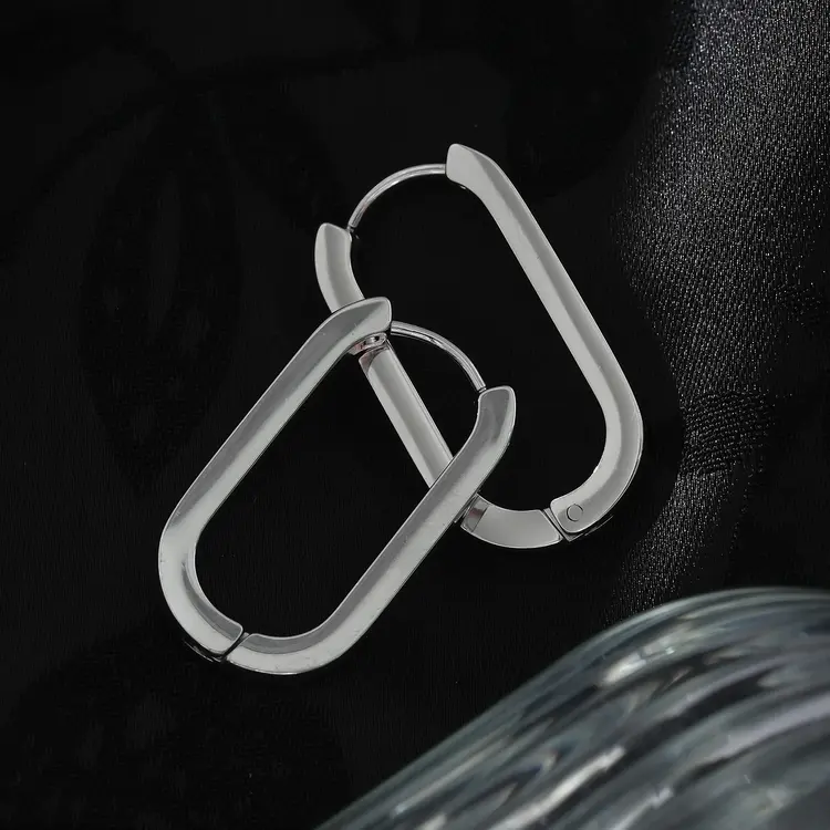 Hackney Nine Hackney Nine - CHANDA Oval Hoop Earring Silver