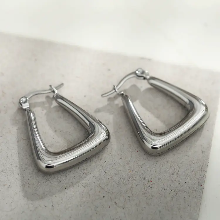 Hackney Nine Hackney Nine - ANIKA Triangle Earring SILVER