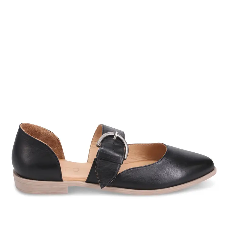 Bueno Shoes Bueno - BRITTANY Flat w/ Buckle