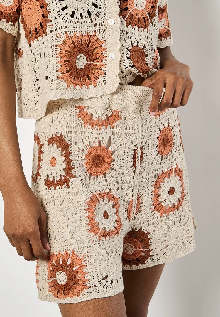 Apricot Apricot - Crochet Shorts