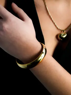 Hackney Nine Hackney Nine - UMUAKOT  Band Bracelet Mid Width Gold