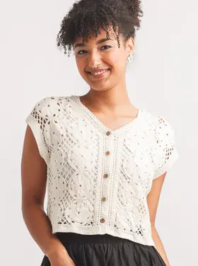 Papillon Papillon - Slvless Crochet Flower Button Front Top