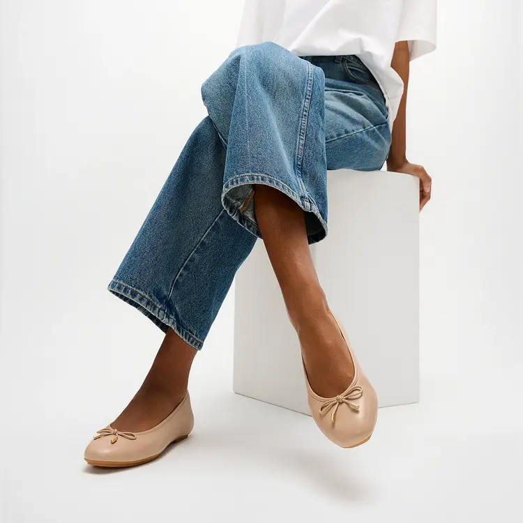 Fit Flop Fit Flop - DELICATO Bow Leather Ballet Flat