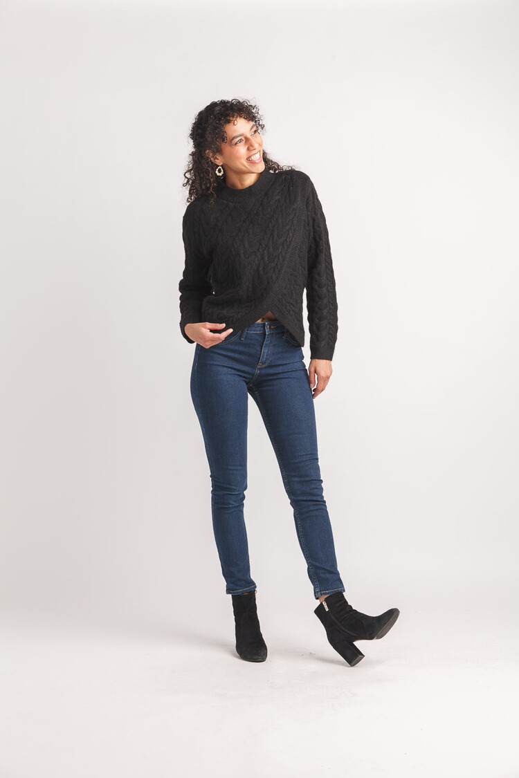Papillon Papillon - Cable Crossover Sweater