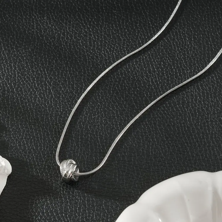 Hackney Nine Hackney Nine - ALEKI Necklace Silver