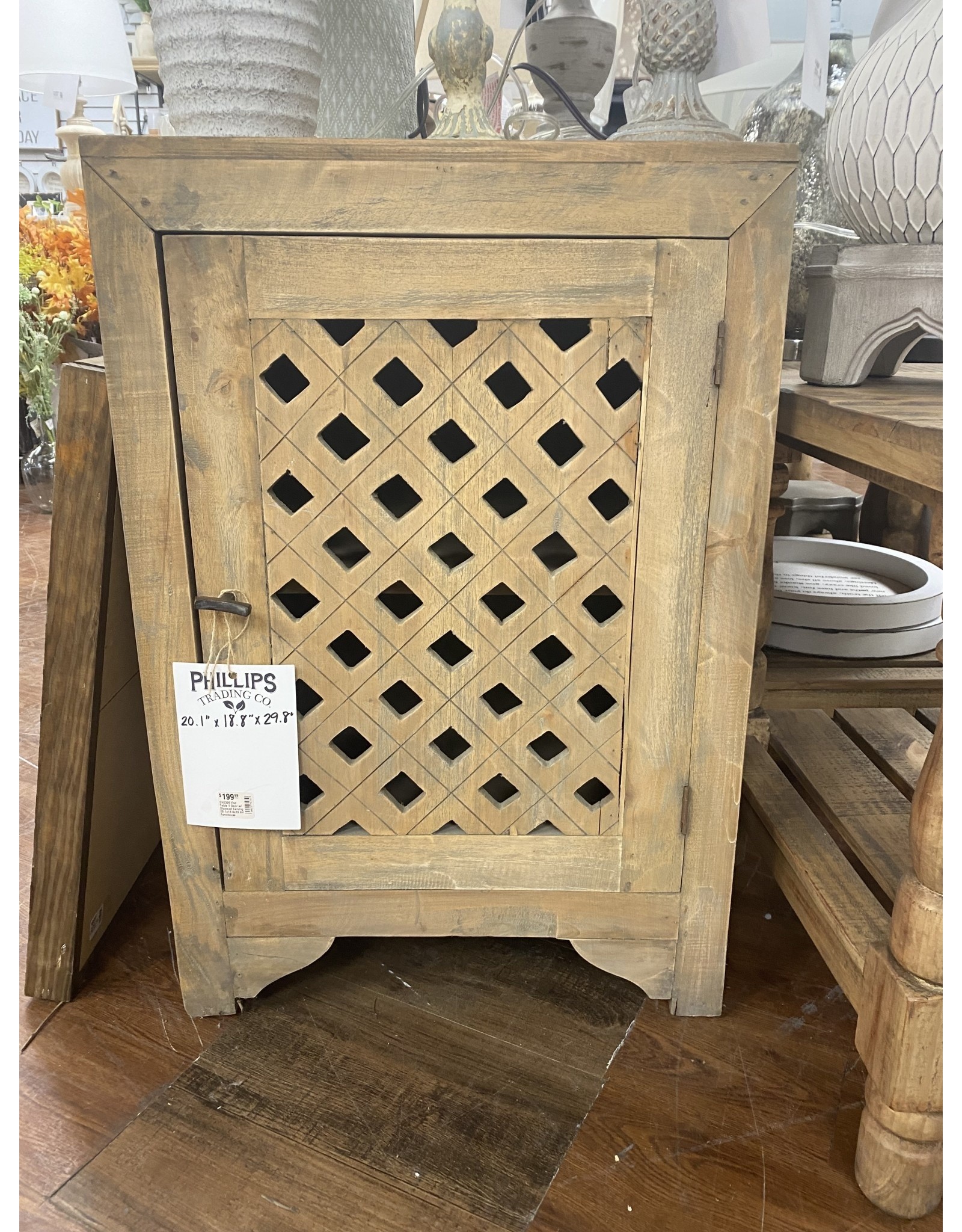 CHE326 End Table 1 Door w/ Diamond Carving 20.1x18.8x29.8H