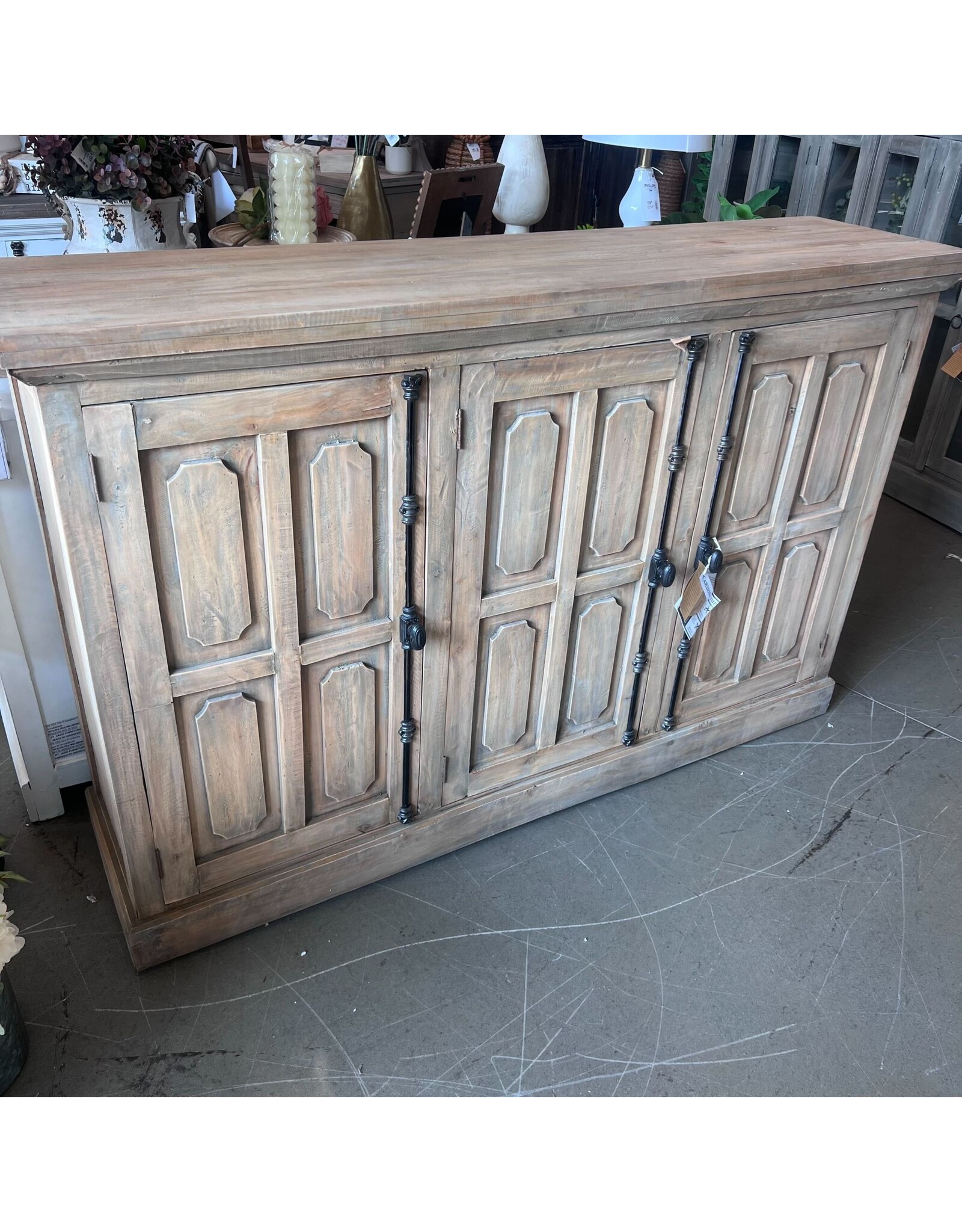 CAB233 Early American Sideboard 3Dr 3drw w/RG 65x17.7x35.8"H