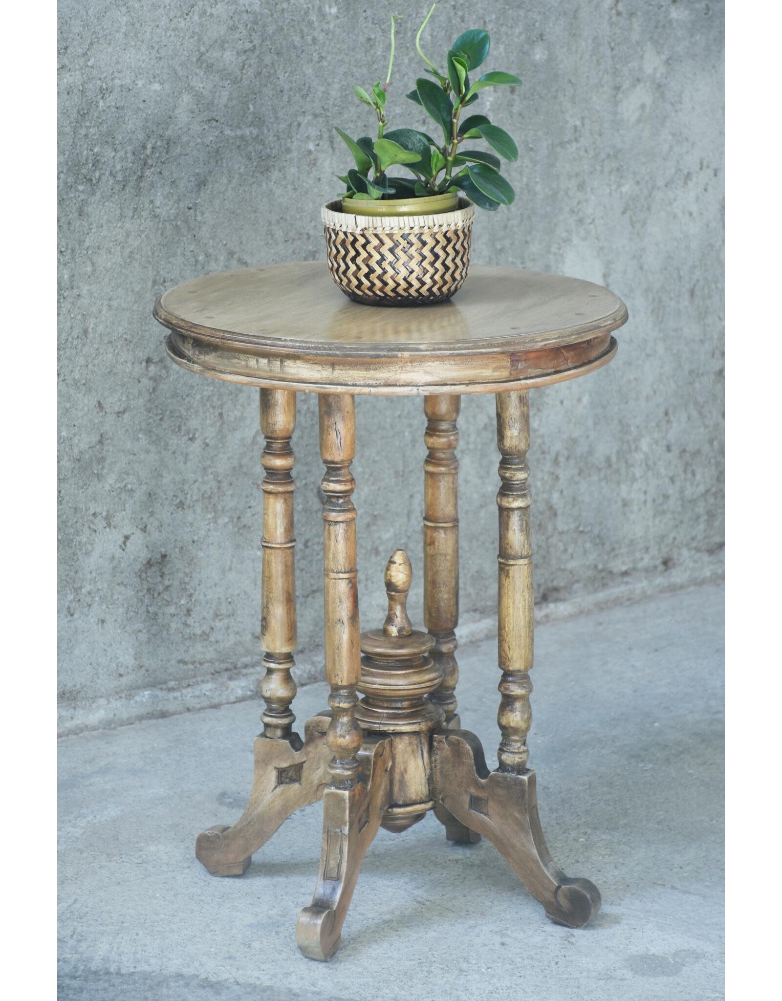 TAB131 Cottage Round Table 19.6x19.6x26