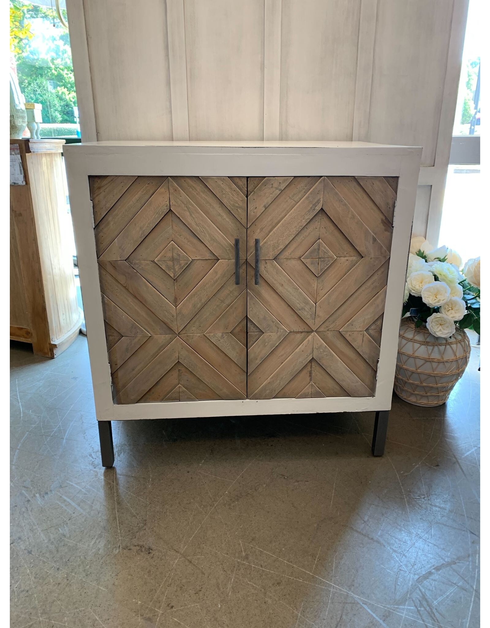 CAB322 Cabinet w/inlay doors 32.5x20.1x34.2"H