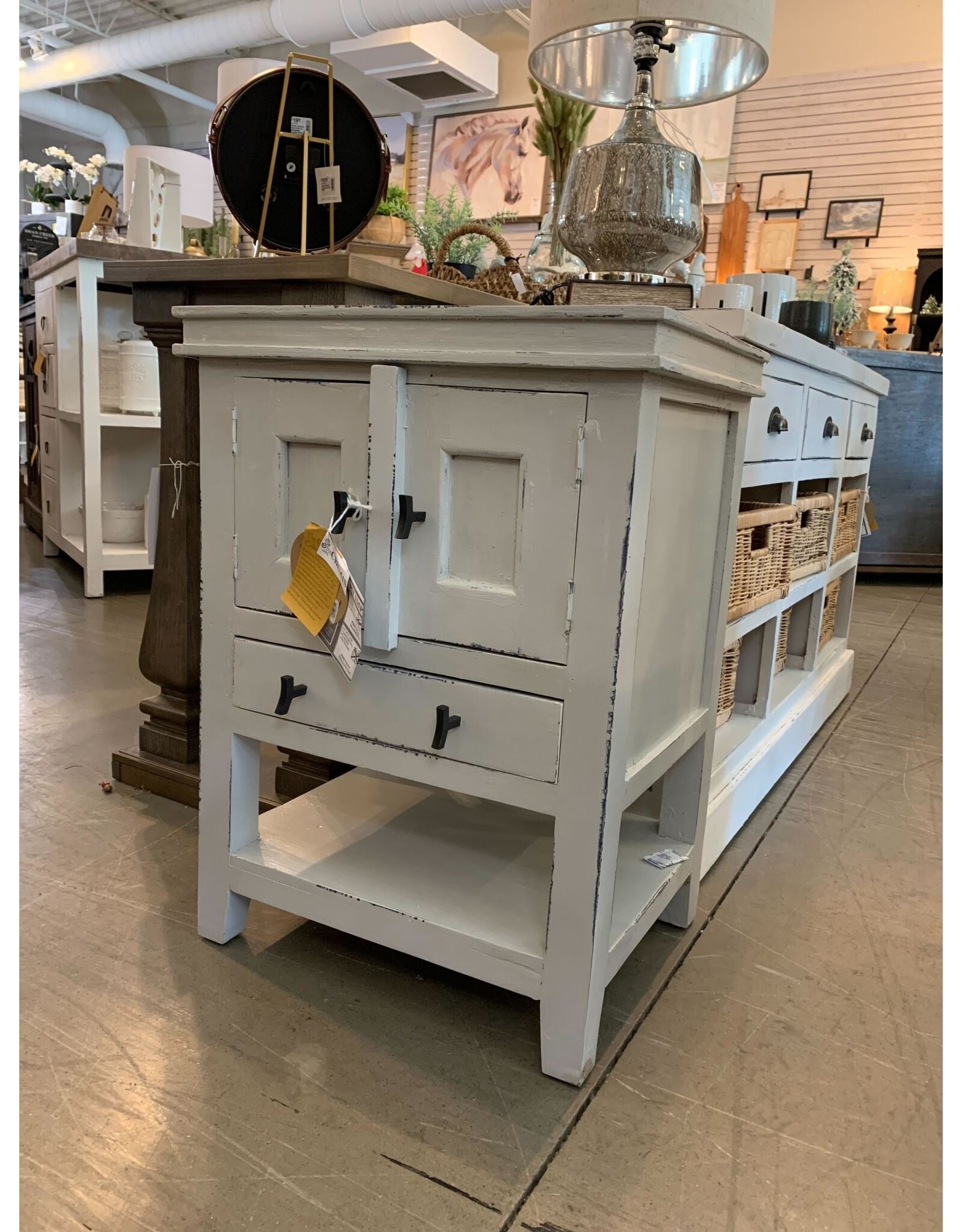 CHE151 Accent Table 20.8x16.1x28.3"H