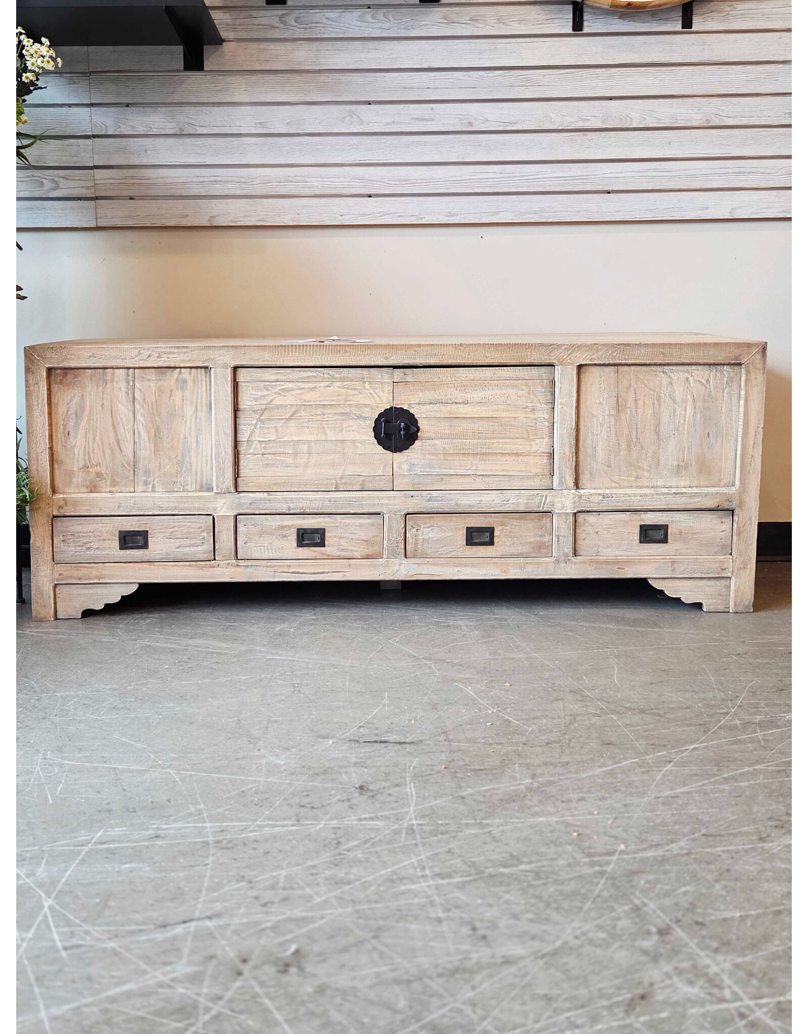 CAB635 Old City Credenza 2Panel Drs 4drw w/RG 62.2x17.7x23.6"