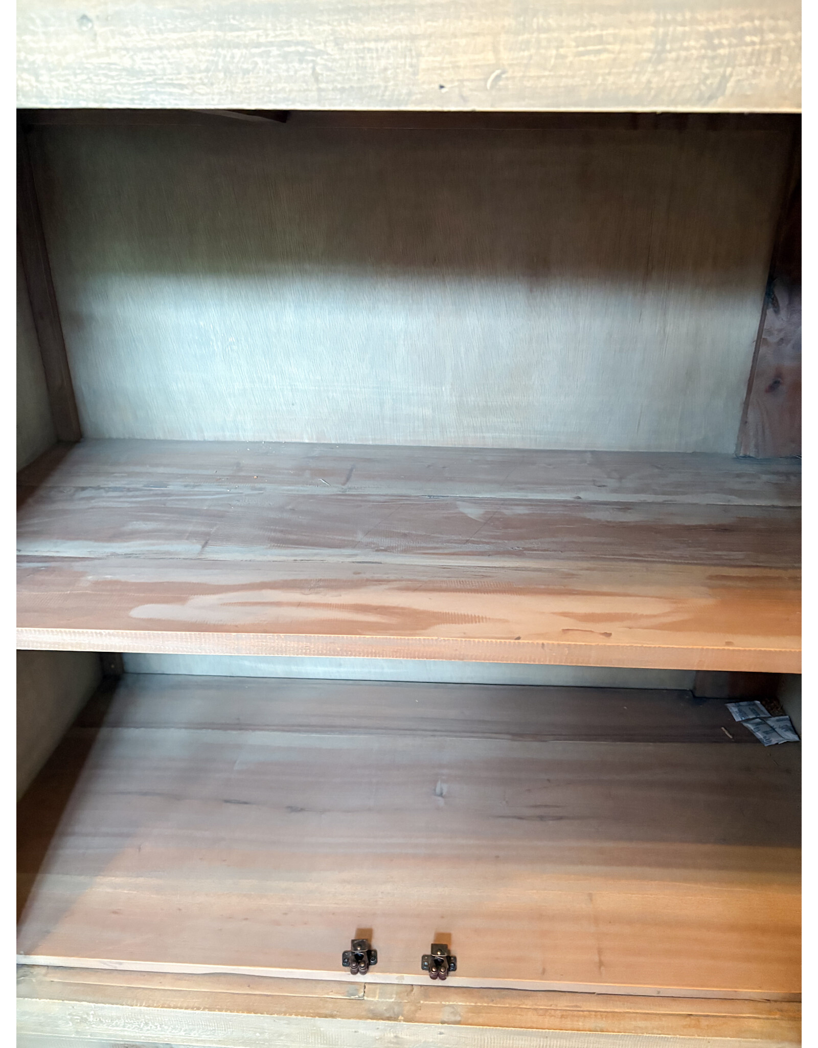 CAB417 Nathaniel Sdbd 4pnl drs 73.2x18.8x36.2"H