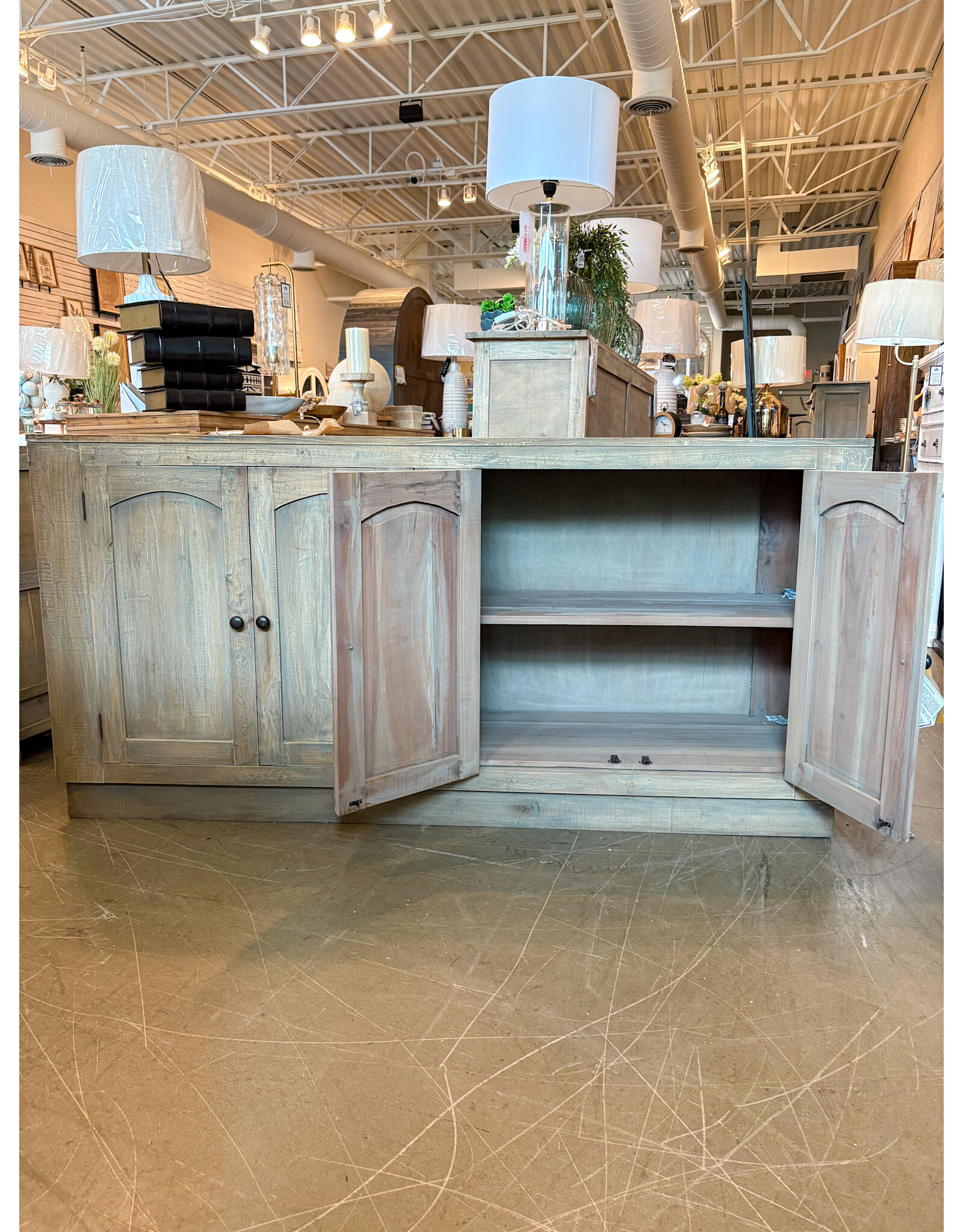 CAB417 Nathaniel Sdbd 4pnl drs 73.2x18.8x36.2"H