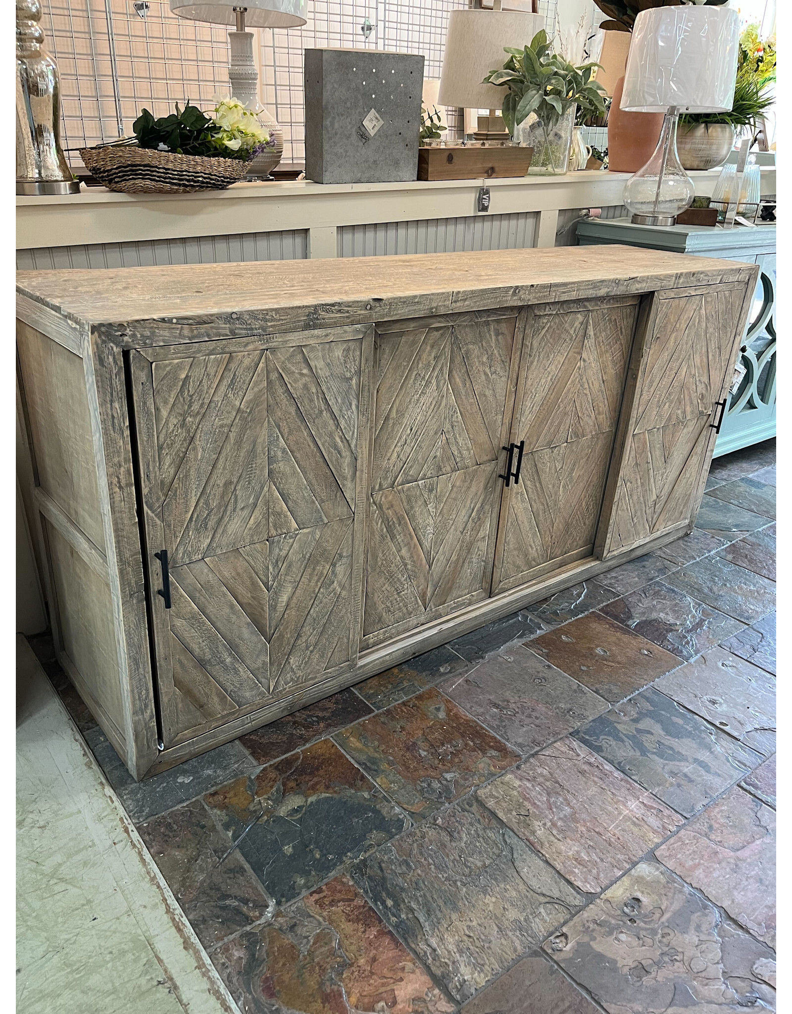 CAB539 Sliding Diamond Sdbd 4drs 78.7x20.1x38.2"H