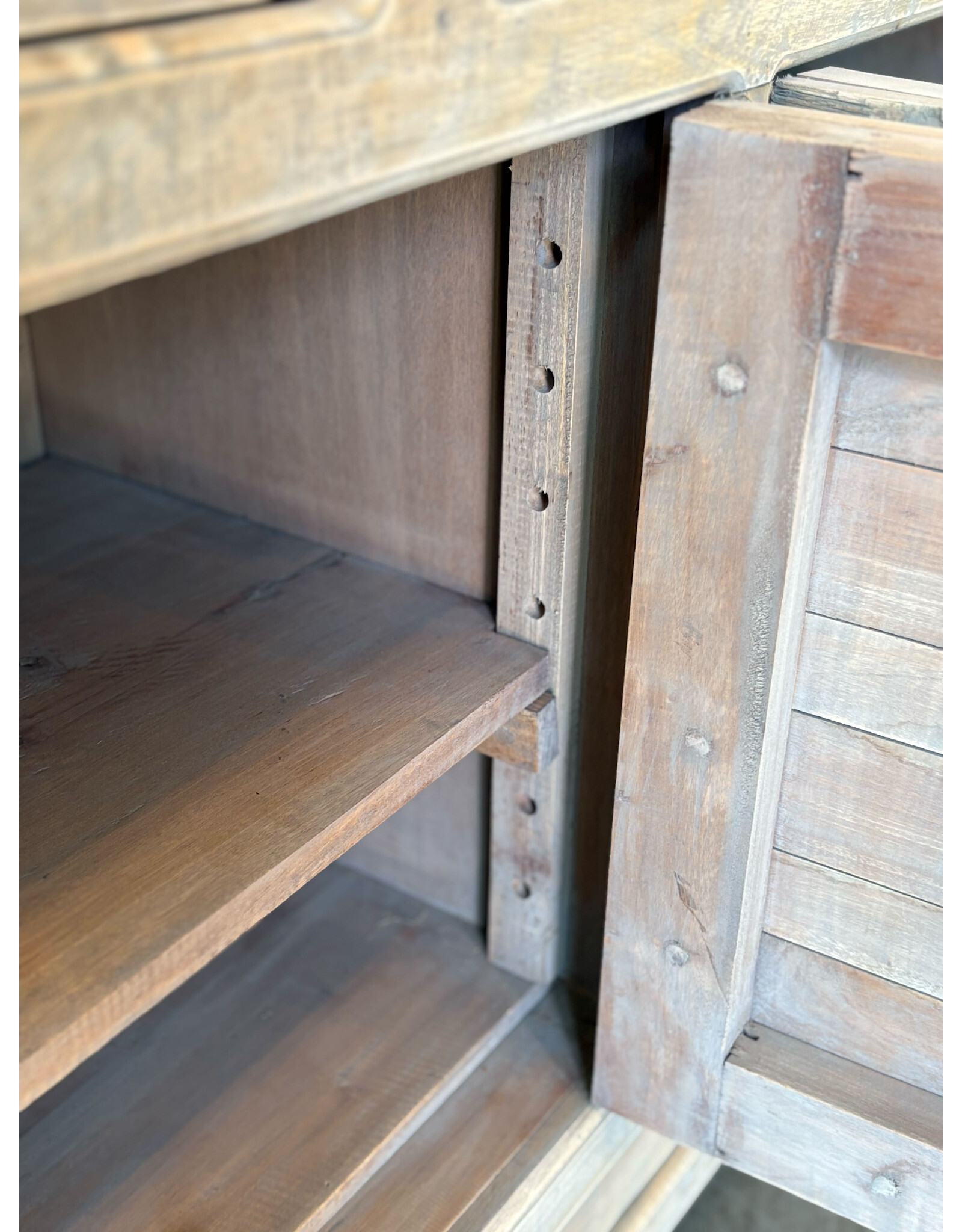 CAB640 Old City Sdbrd 4dr 3drw w/Adj Shelf 47.2x17.7x35.6"H