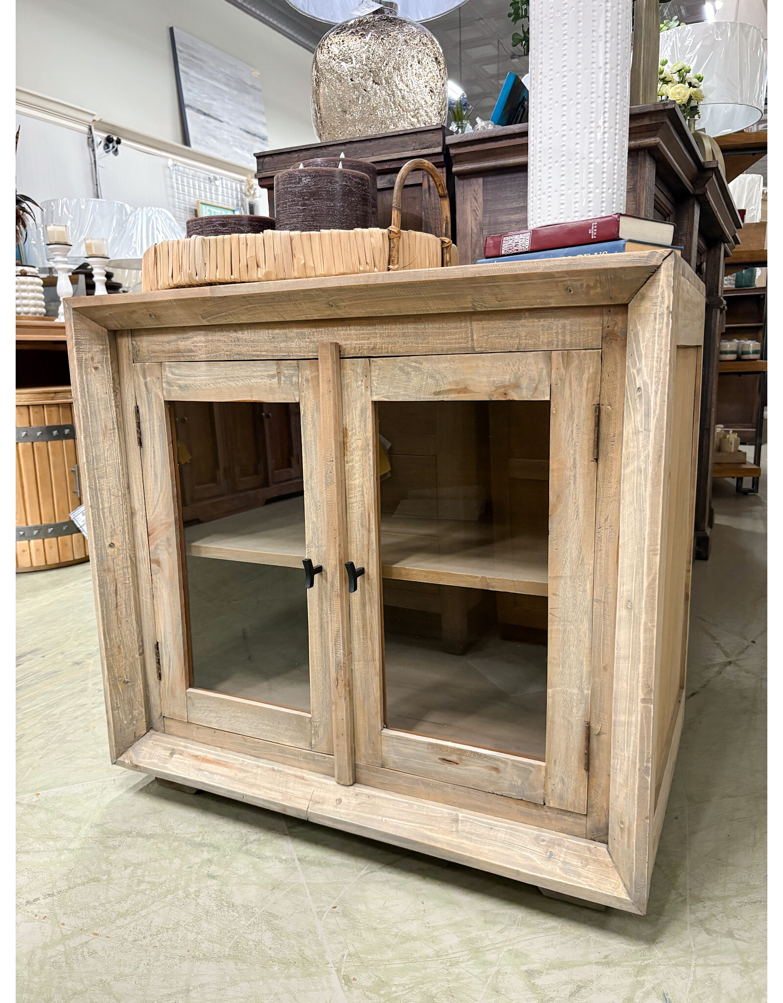 CAB354 Glazed Accent Cabinet 33.8 x 20.8 x 31.8'H