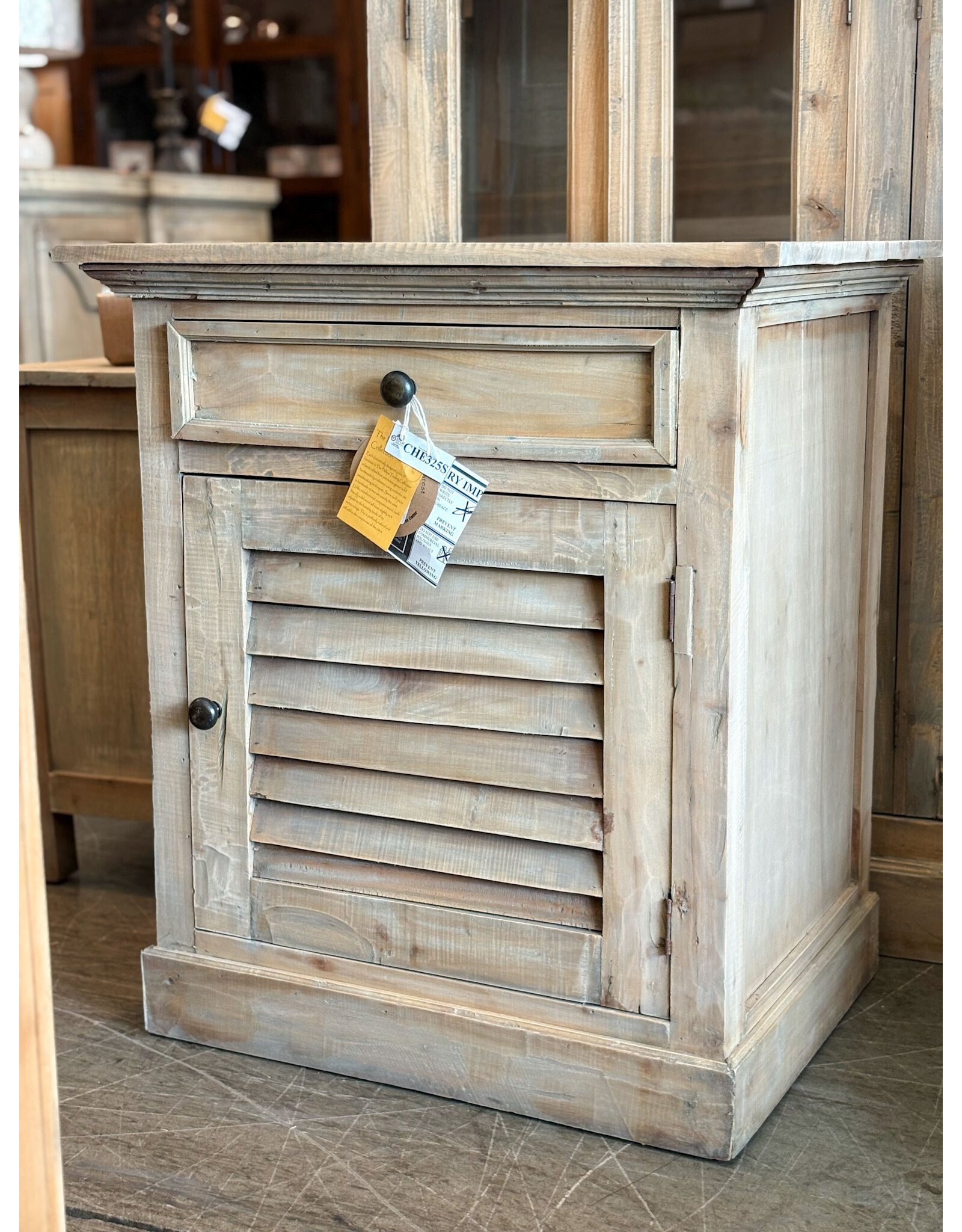 CHE325 Shutter End Table 27.5x20x30.75