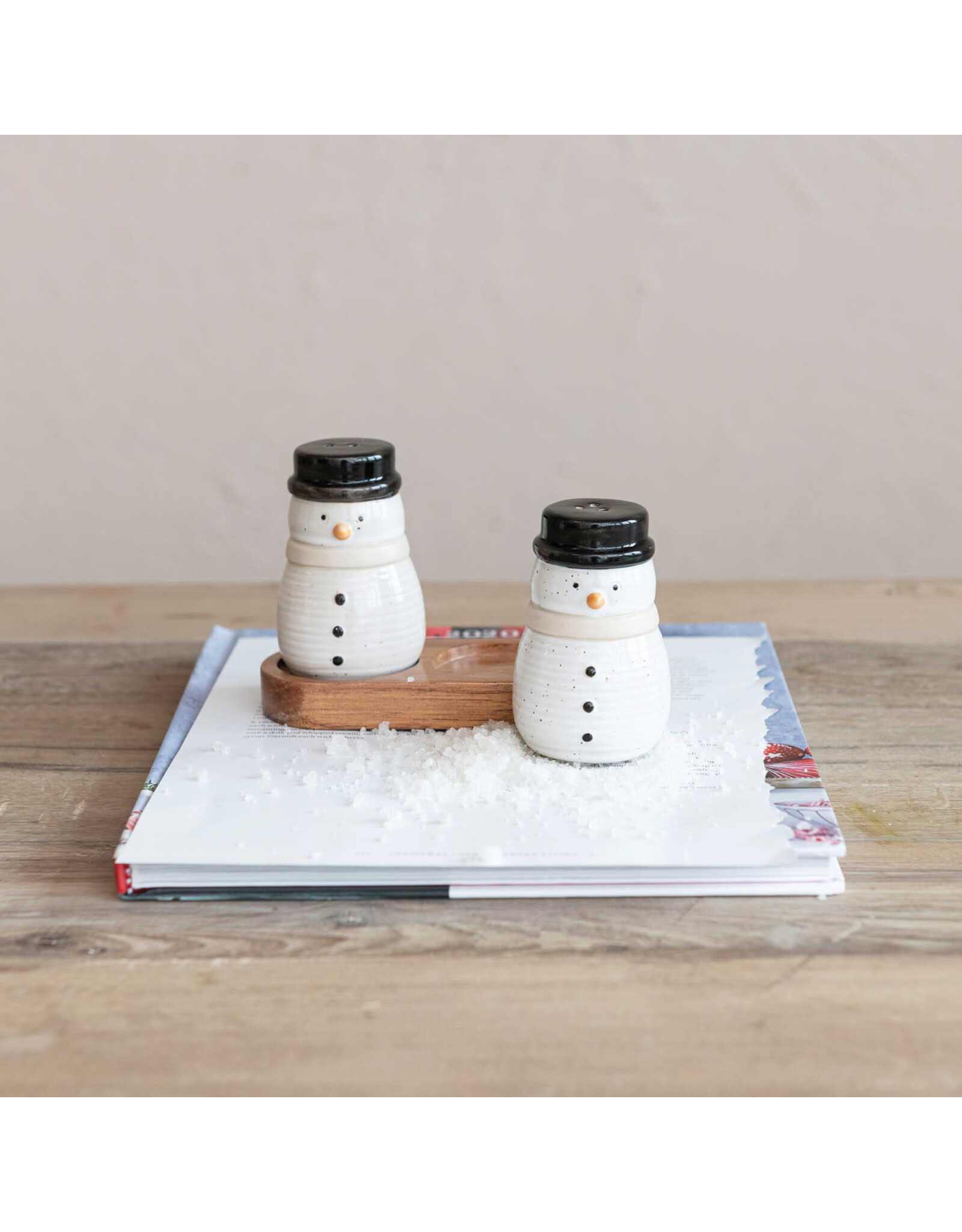 Stoneware Snowmen  Salt & Pepper Shakers w/ Acacia Wood Tray, Set of 3 XS5874