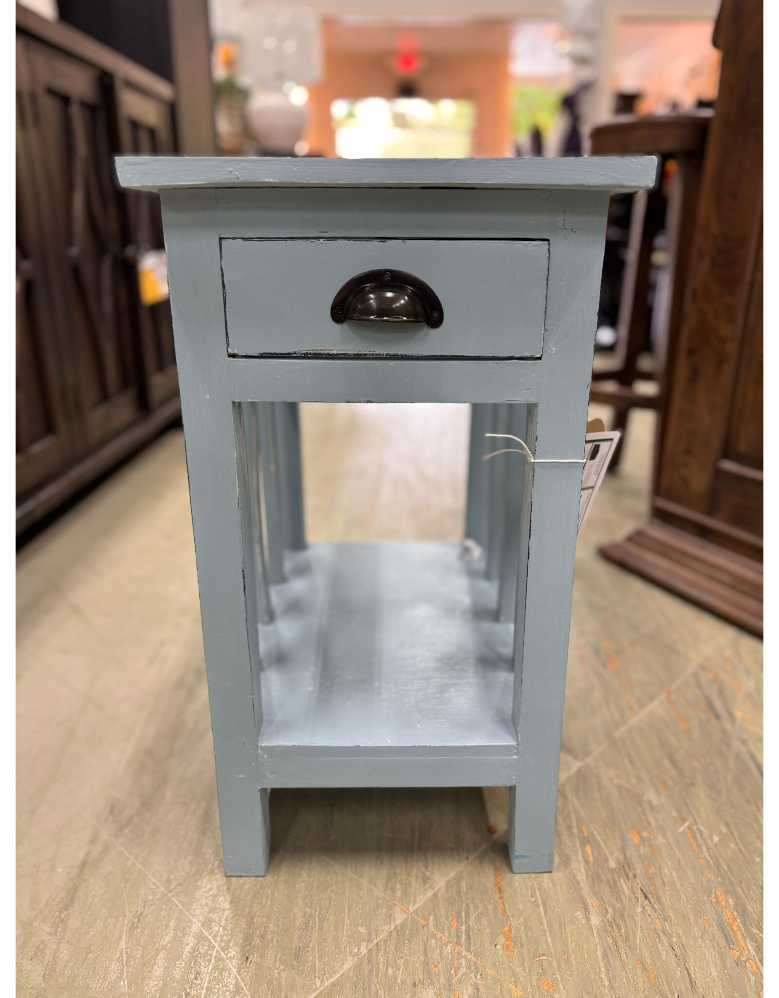 TAB197 End Table 1Drw 13.6x18.8x24"H