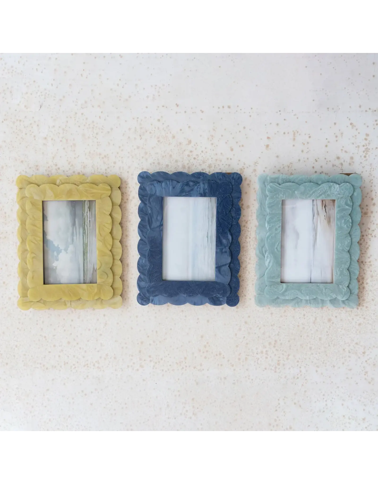 2 Layer Scalloped Photo Frame 4" x 6" DG0217A