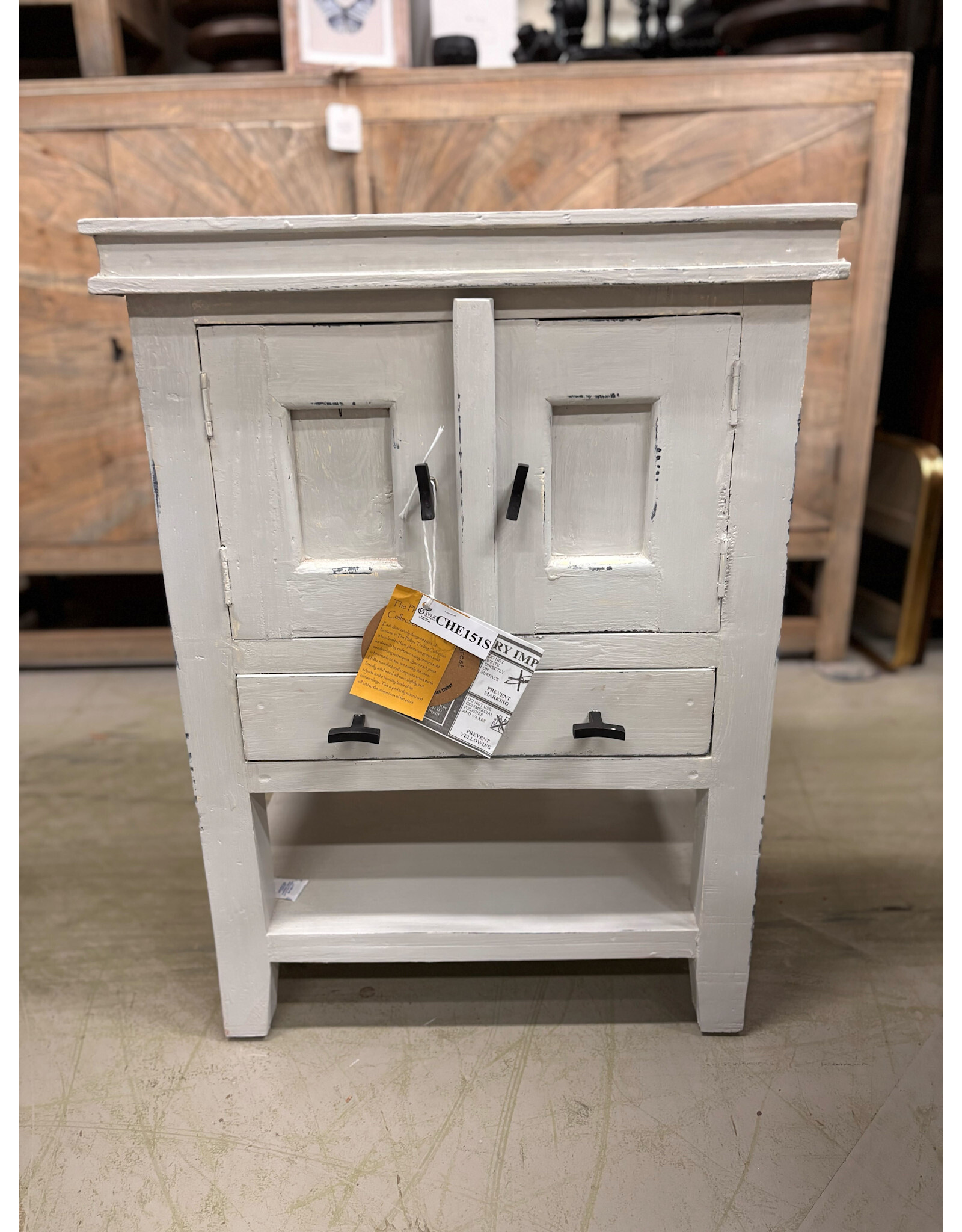 CHE151 Accent Table 20.8x16.1x28.3"H