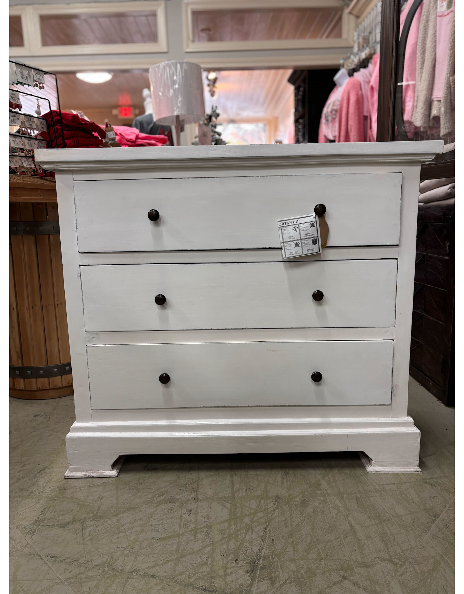 CHE185 Wellington Chest 3Drw 42.5x20.8x36.2"H