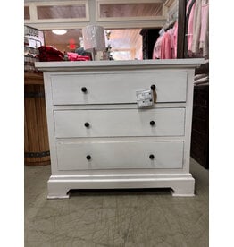 CHE185 Wellington Chest 3Drw 42.5x20.8x36.2"H