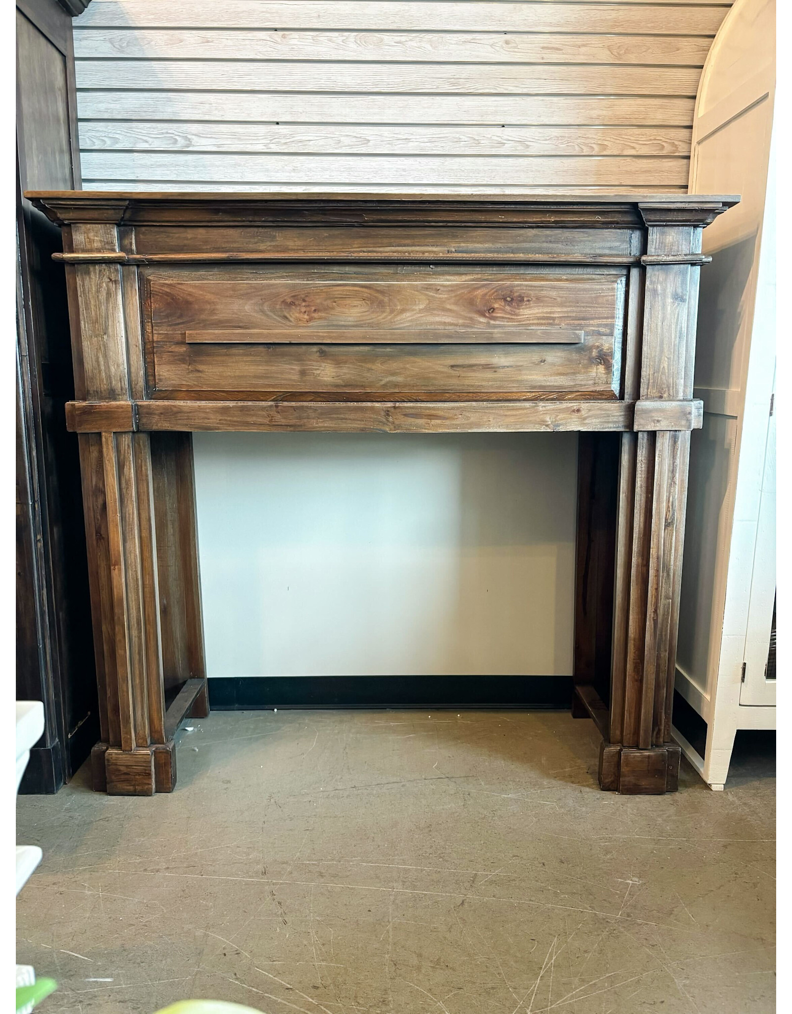 CAB178 Mantel Disply Handcrfted Pillars 60.2x19.2x55.5"H
