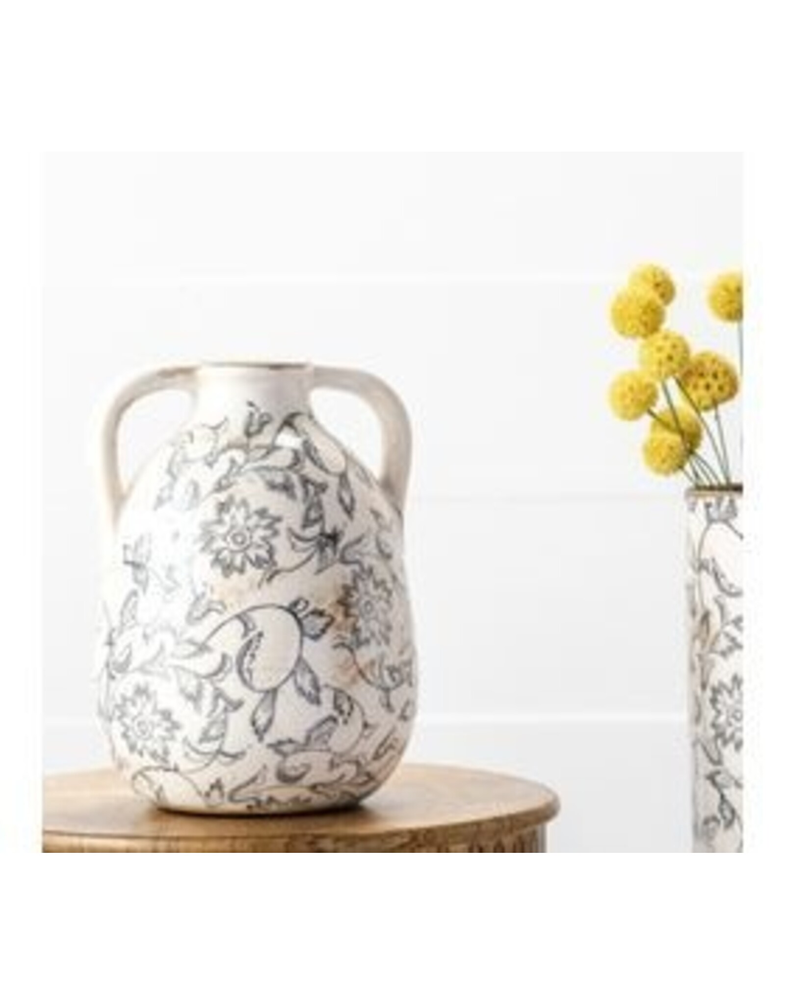 7" HEIRLOOM HANDLE VASE