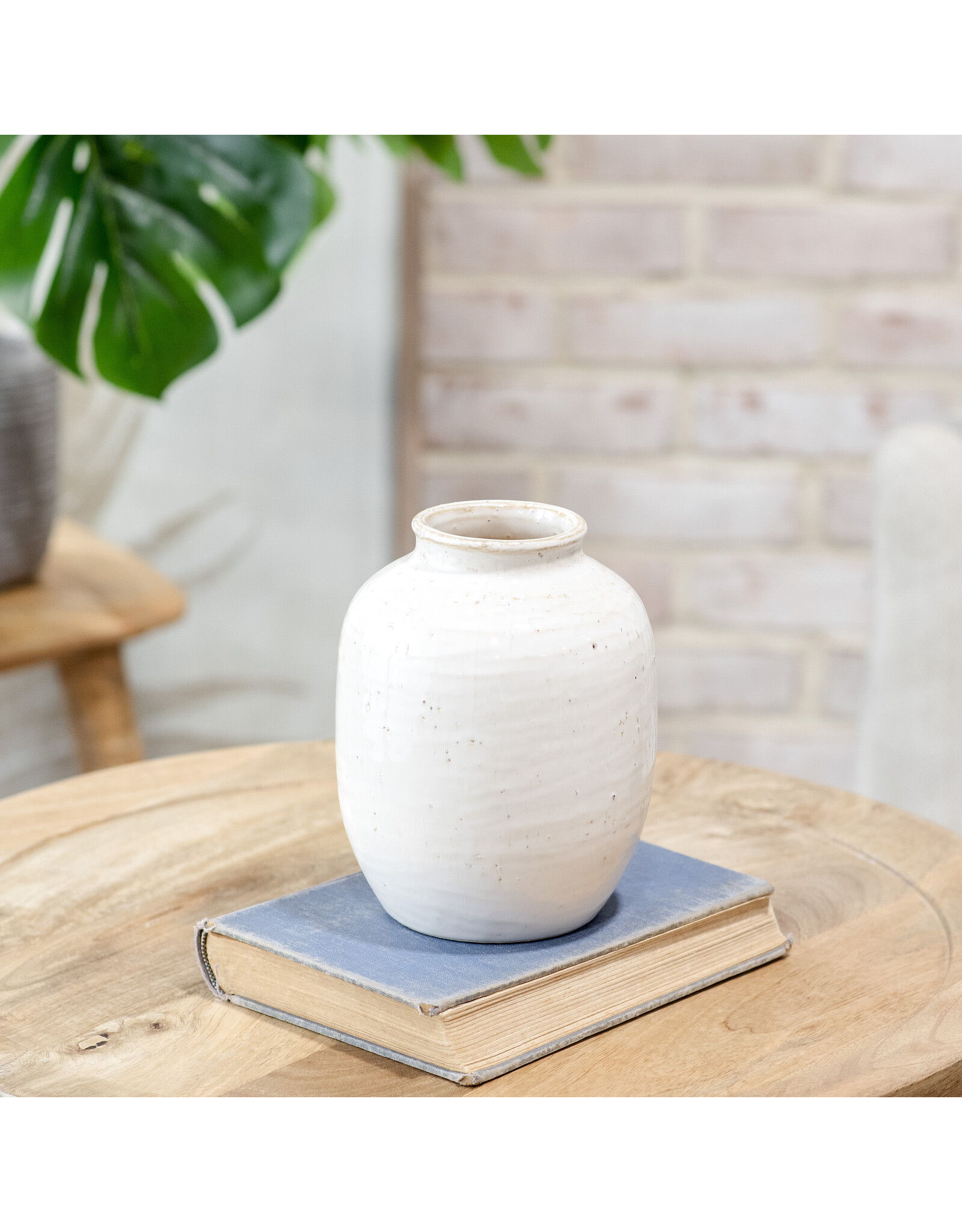 6.3" WHITE CERAMIC VASE