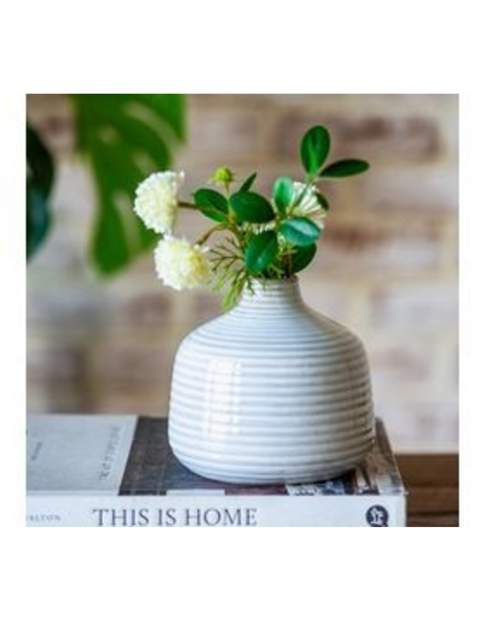 5" WHITE LINE CERAMIC VASE