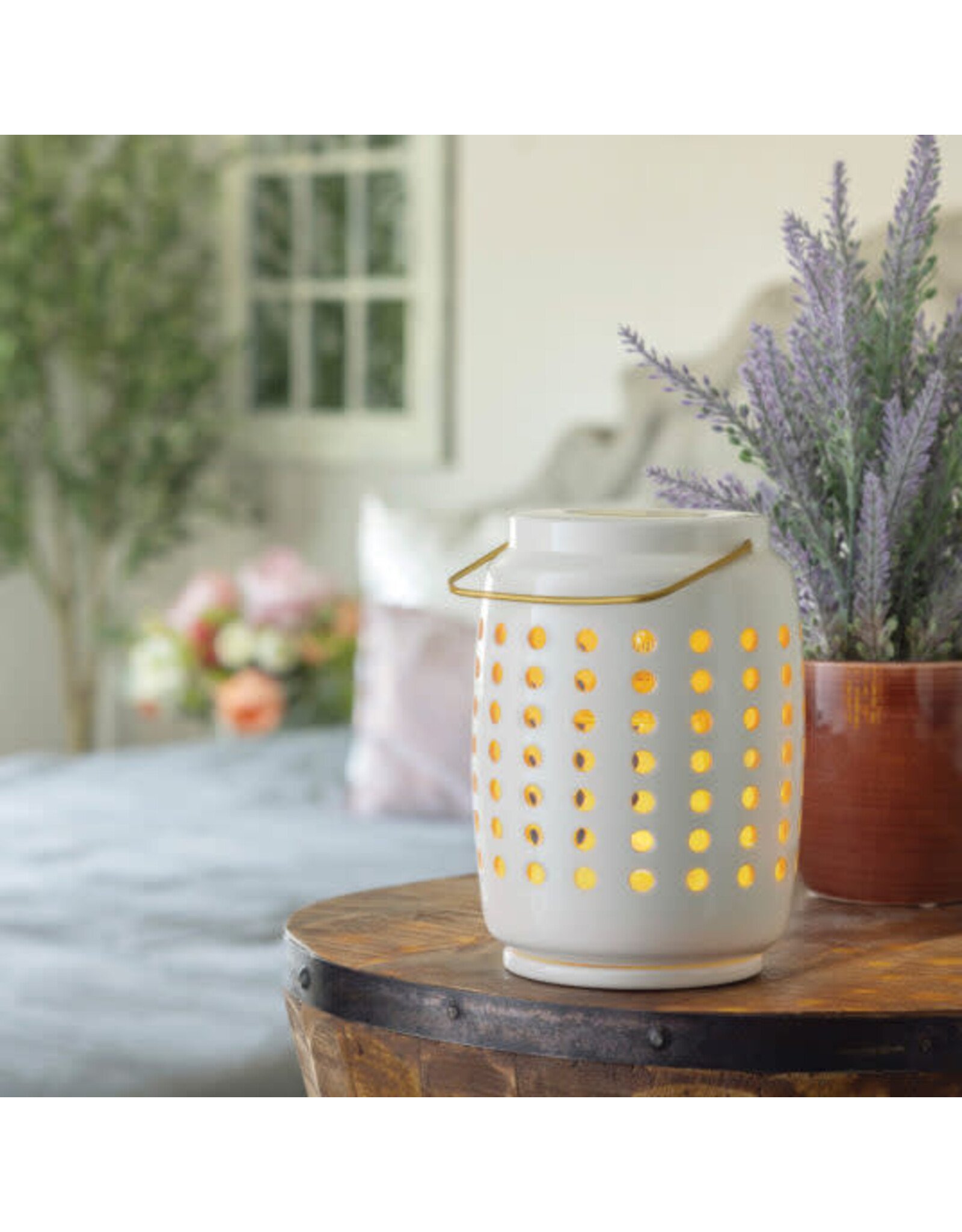 TWCSE Canopy Illumination Fragrance Warmer Chelsea Lantern