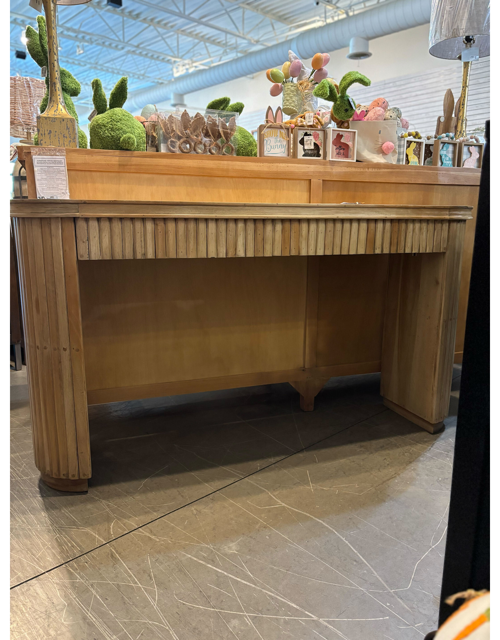 TAB859 Giliian Console 66.5x15.7x35"H