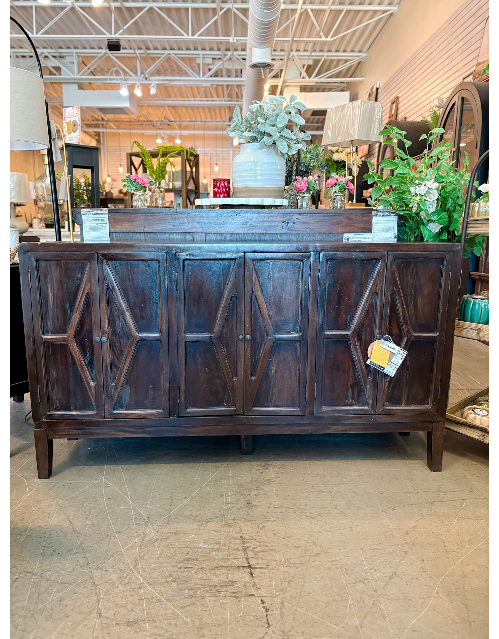 CAB1054 Credenza /Moulded design 3drs 59.8x14.6x35.8"H