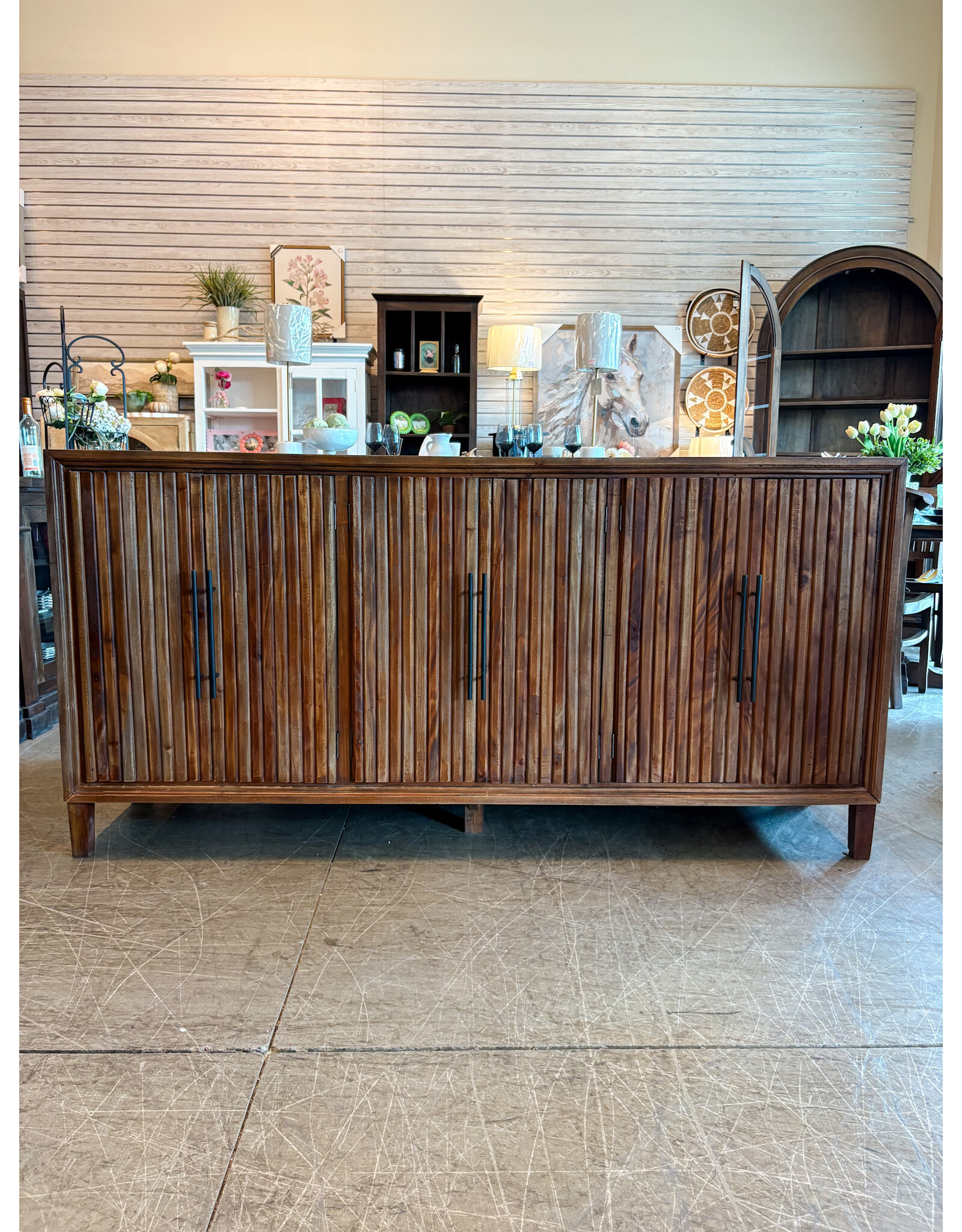 CAB657 Carolina Credenza 6Drs w/uniq moulding 77.1x18.1x38.6"H