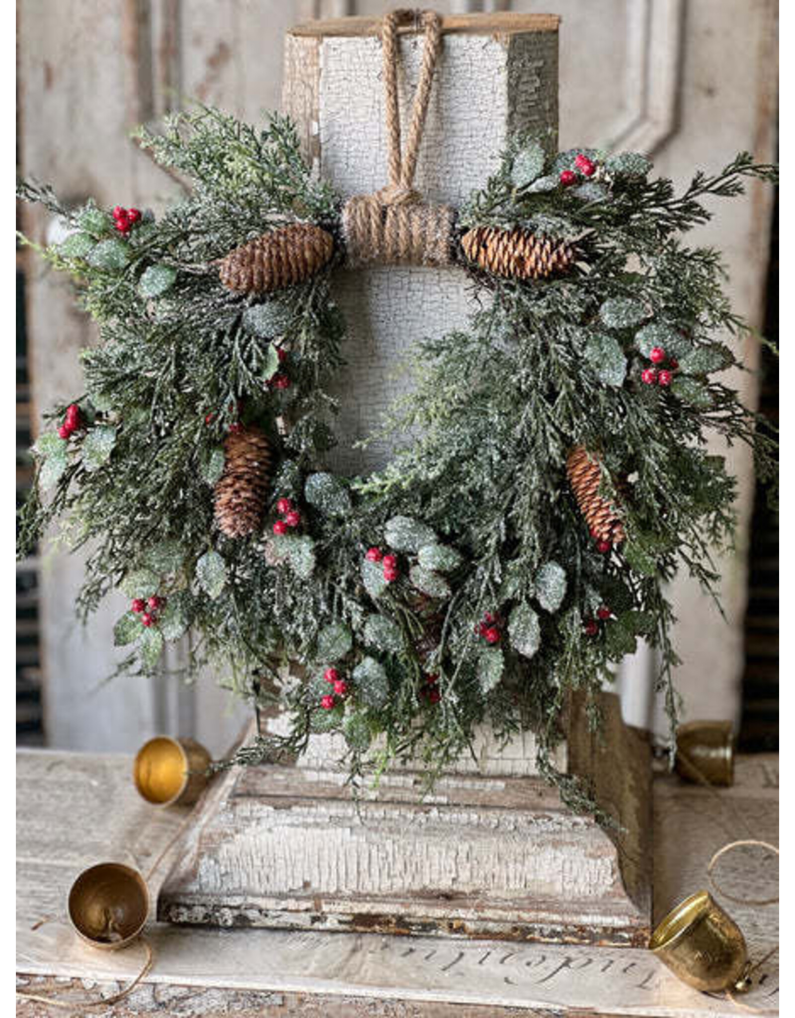 XND2339 20" Holly Hill Cedar Hanging Wreath
