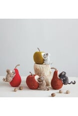 CF4317 Wool Felt Mouse Eating Fruit