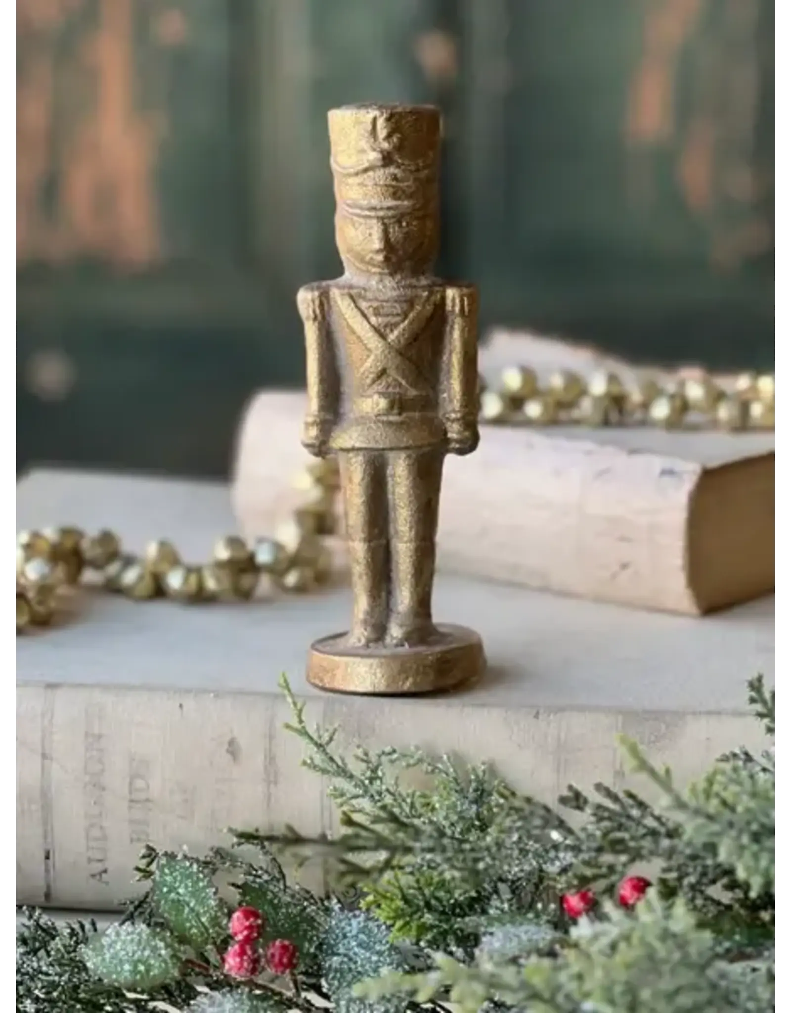 QC22061 7" Noble Nutcracker - Gilded