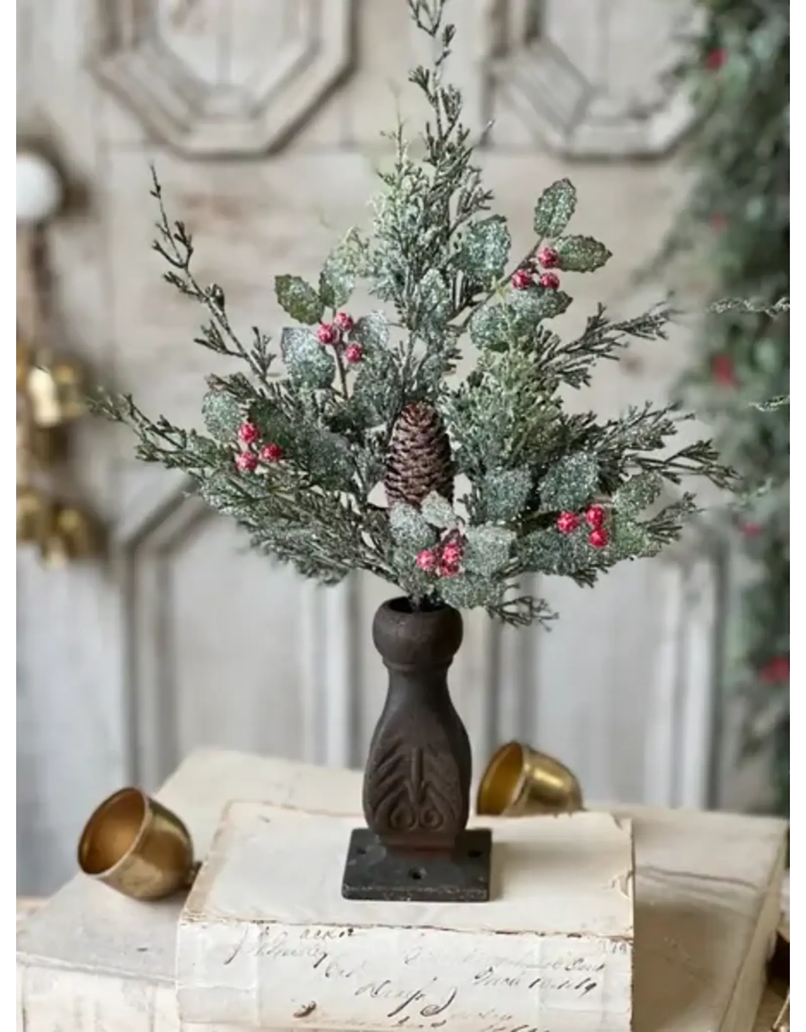XND2337 18" Holly Hill Cedar Bush
