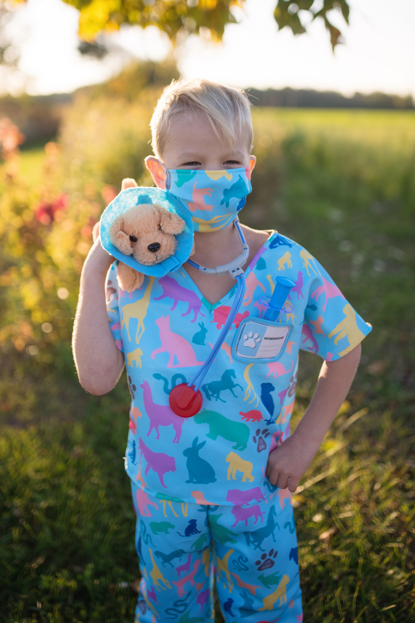 Great Pretenders Veterinarian Set Includes 7 Accessories, Size 5-6