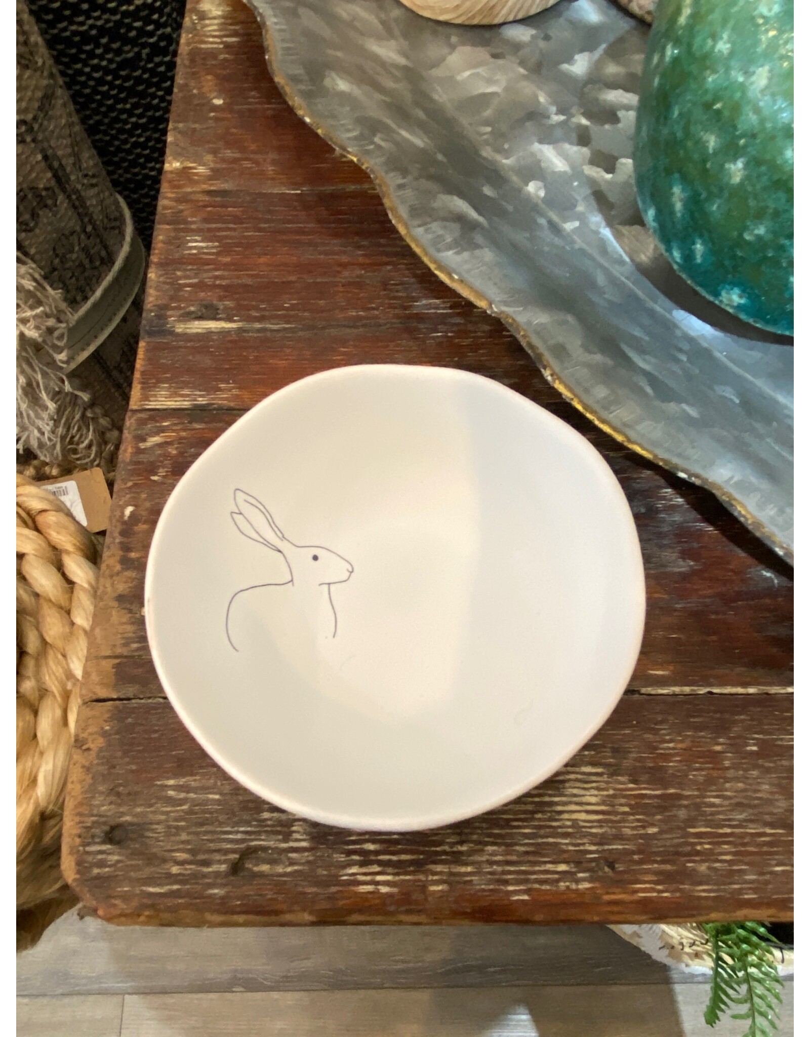 Round Stoneware Bowl w/Rabbit