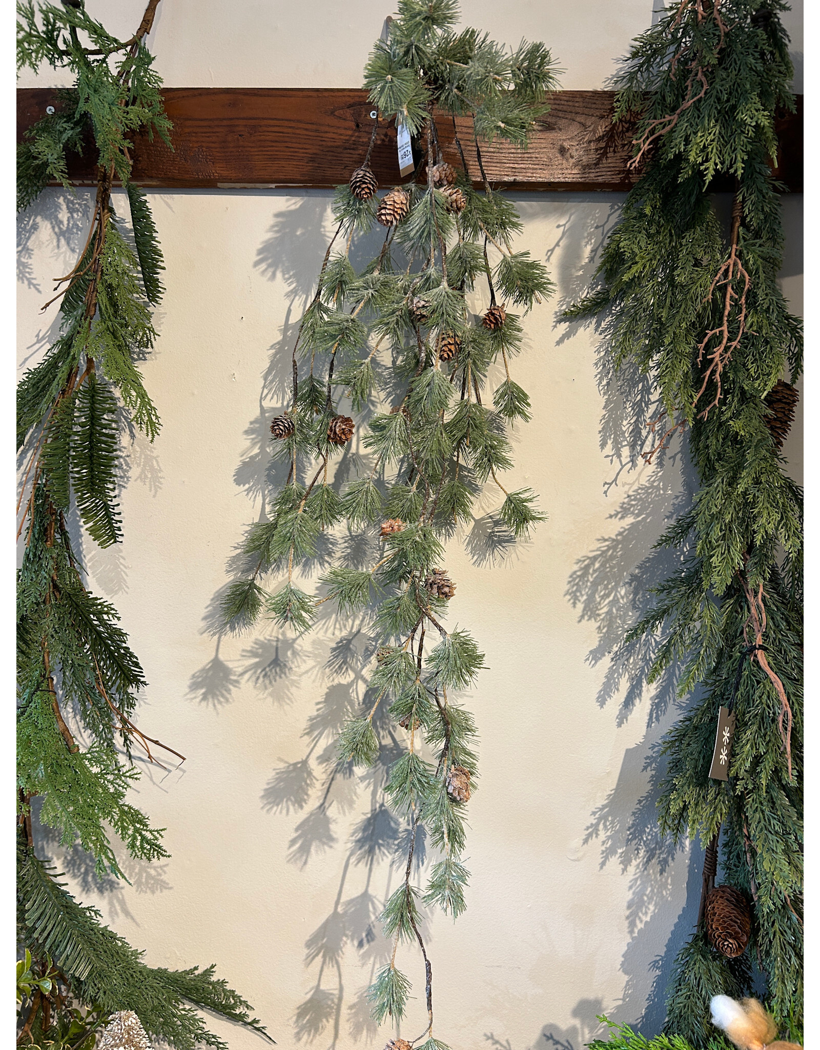 Evergreen w Glitter Garland