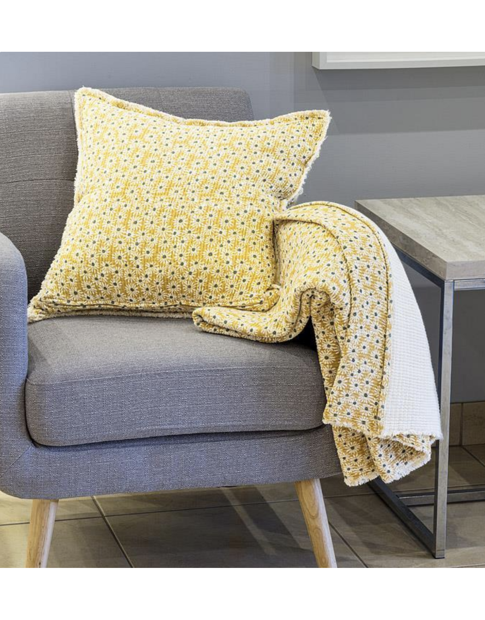 Yellow Daisy Pillow - 20"x20"