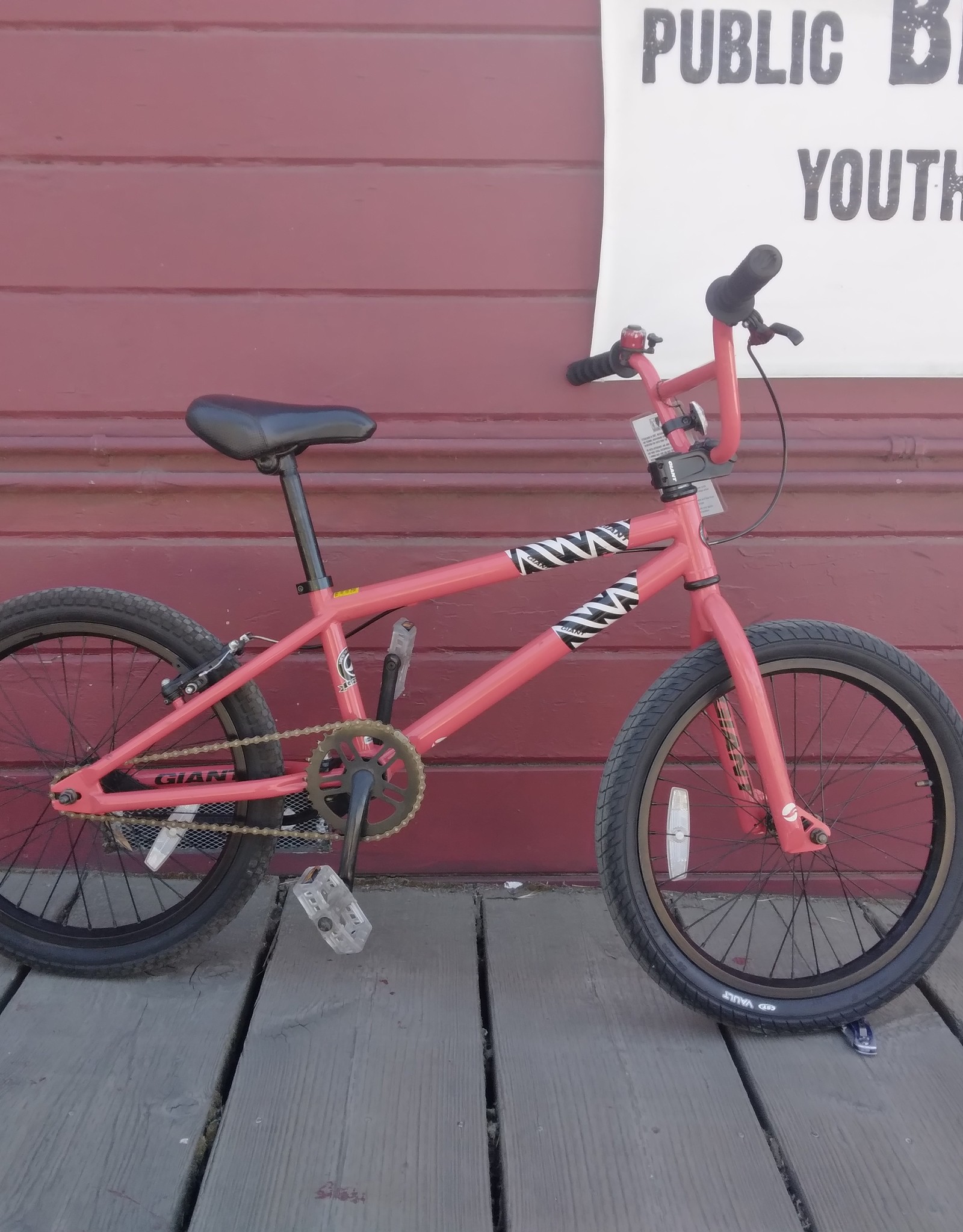 Giant GFR - 20" Kids bike - red