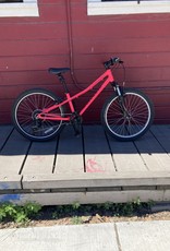 specialized hot rock Specialized HotRock 24in kids bike - Hot Pink