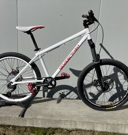 Nemesis Project Dirtjumper BMX/Compact MTB | S/14in | White/Red
