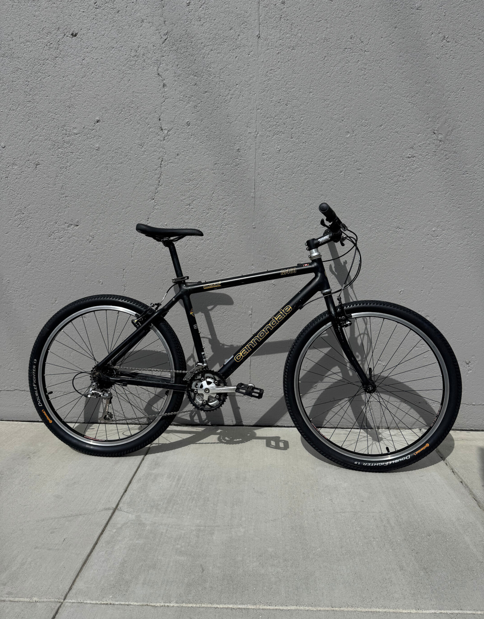 Cannondale M400 - 18" - Black