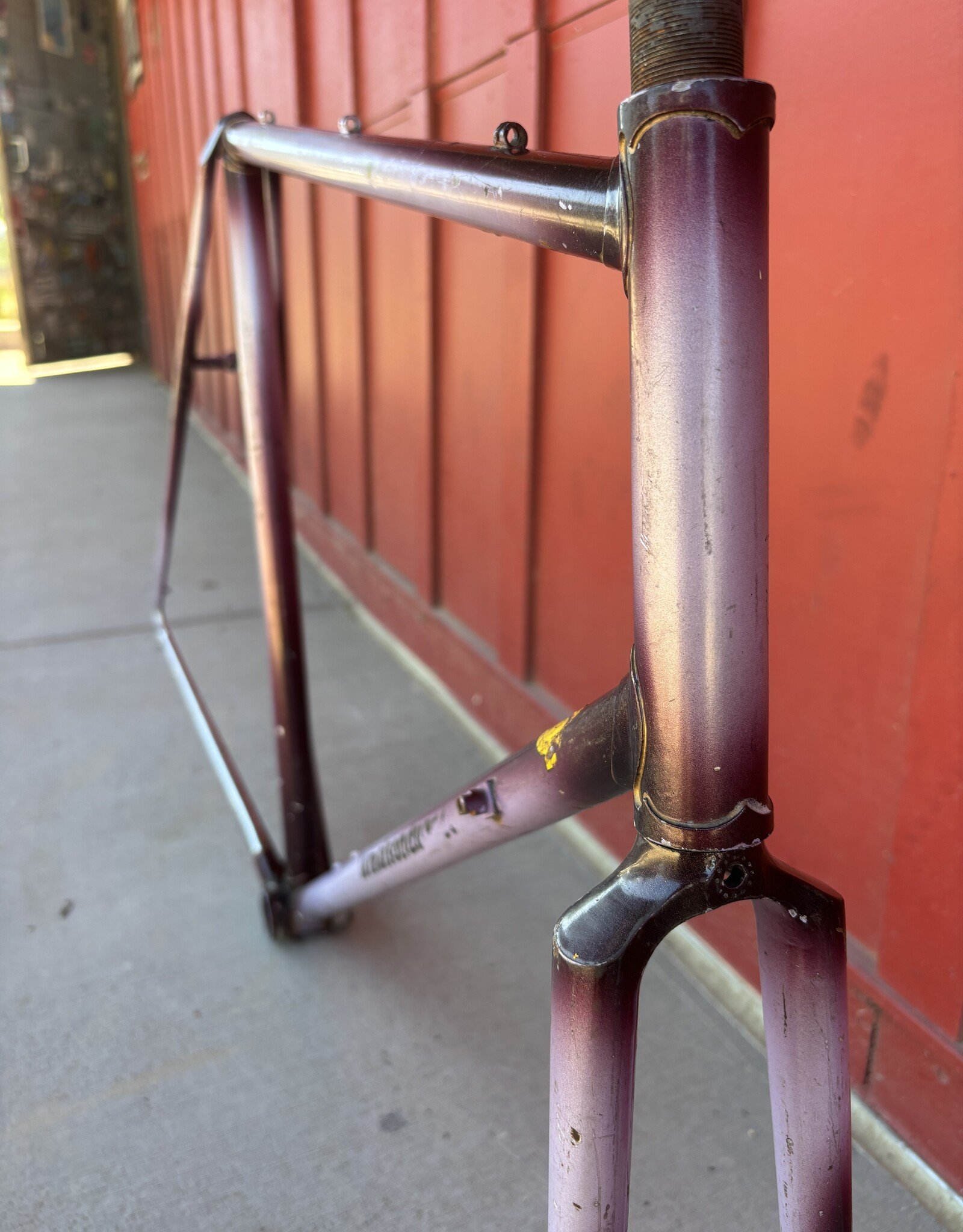 La maison du velo 58x57 purple fade